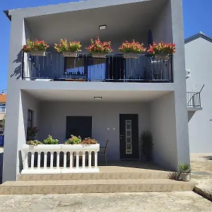 https://apartments-stipanovic.hotelinzadar.com